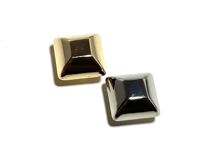 Pyramid Rivet Snap